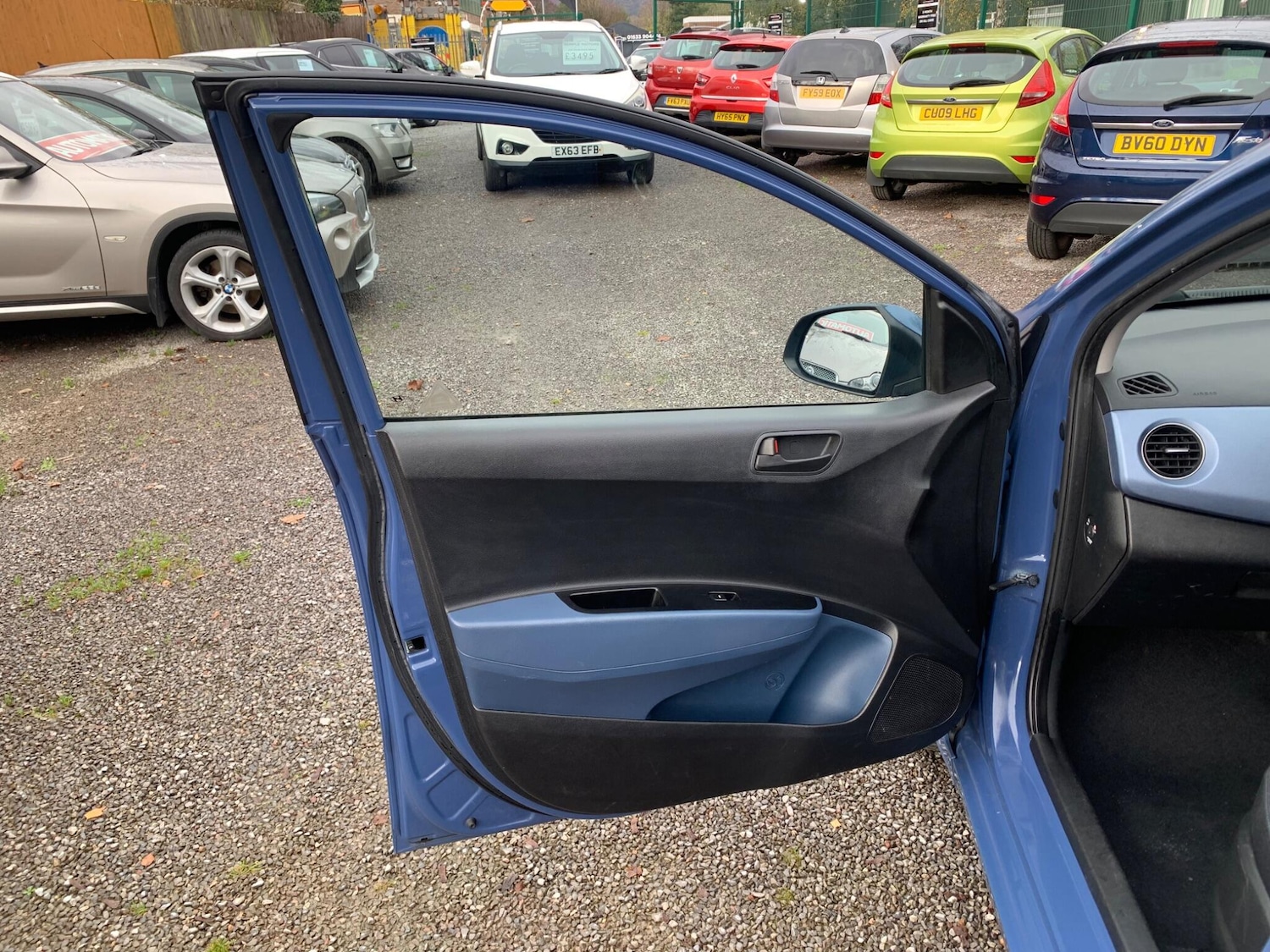 Used Hyundai i10 2015 for sale - 76607610: Photo 40