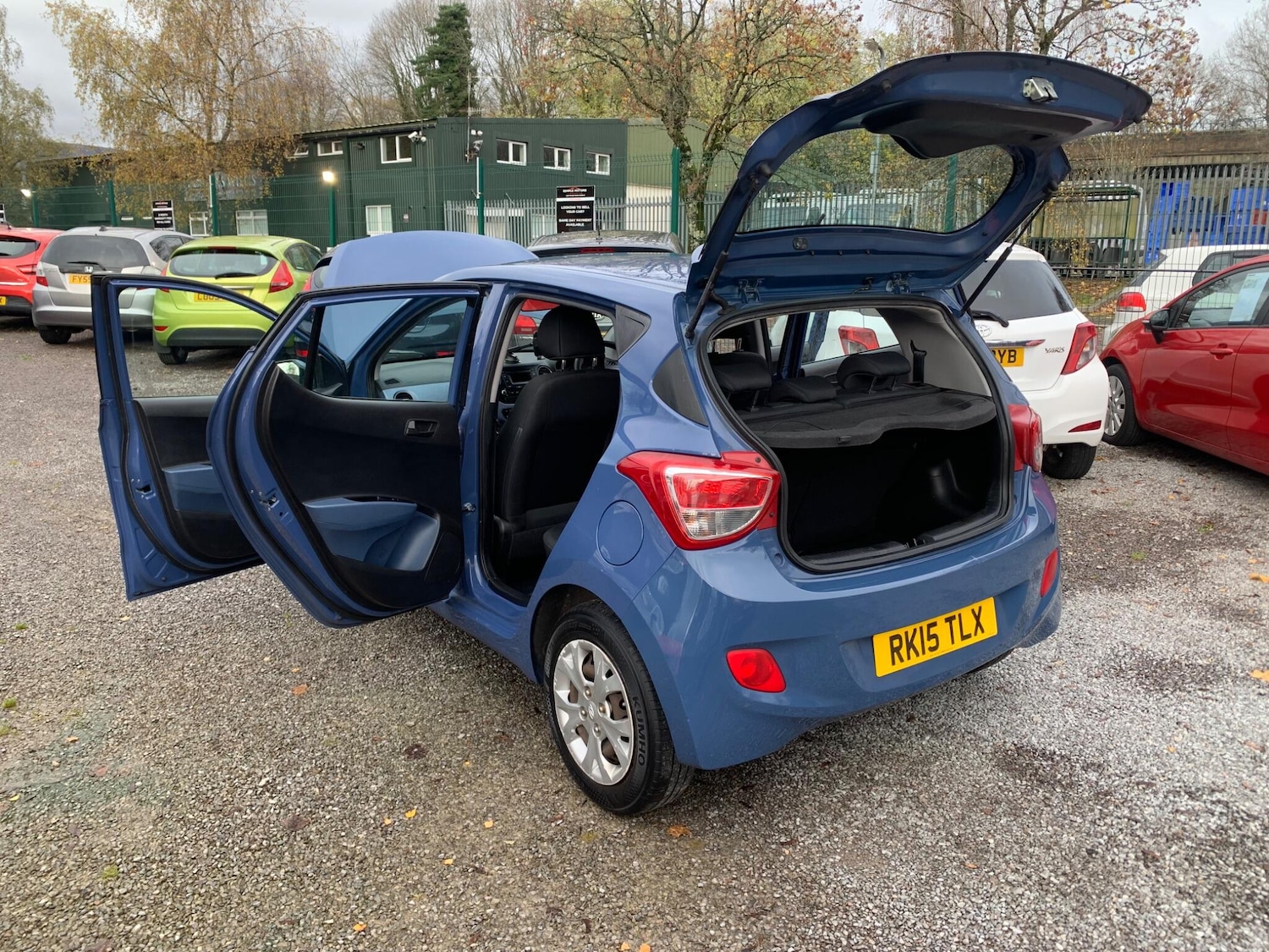 Used Hyundai i10 2015 for sale - 76607610: Photo 51