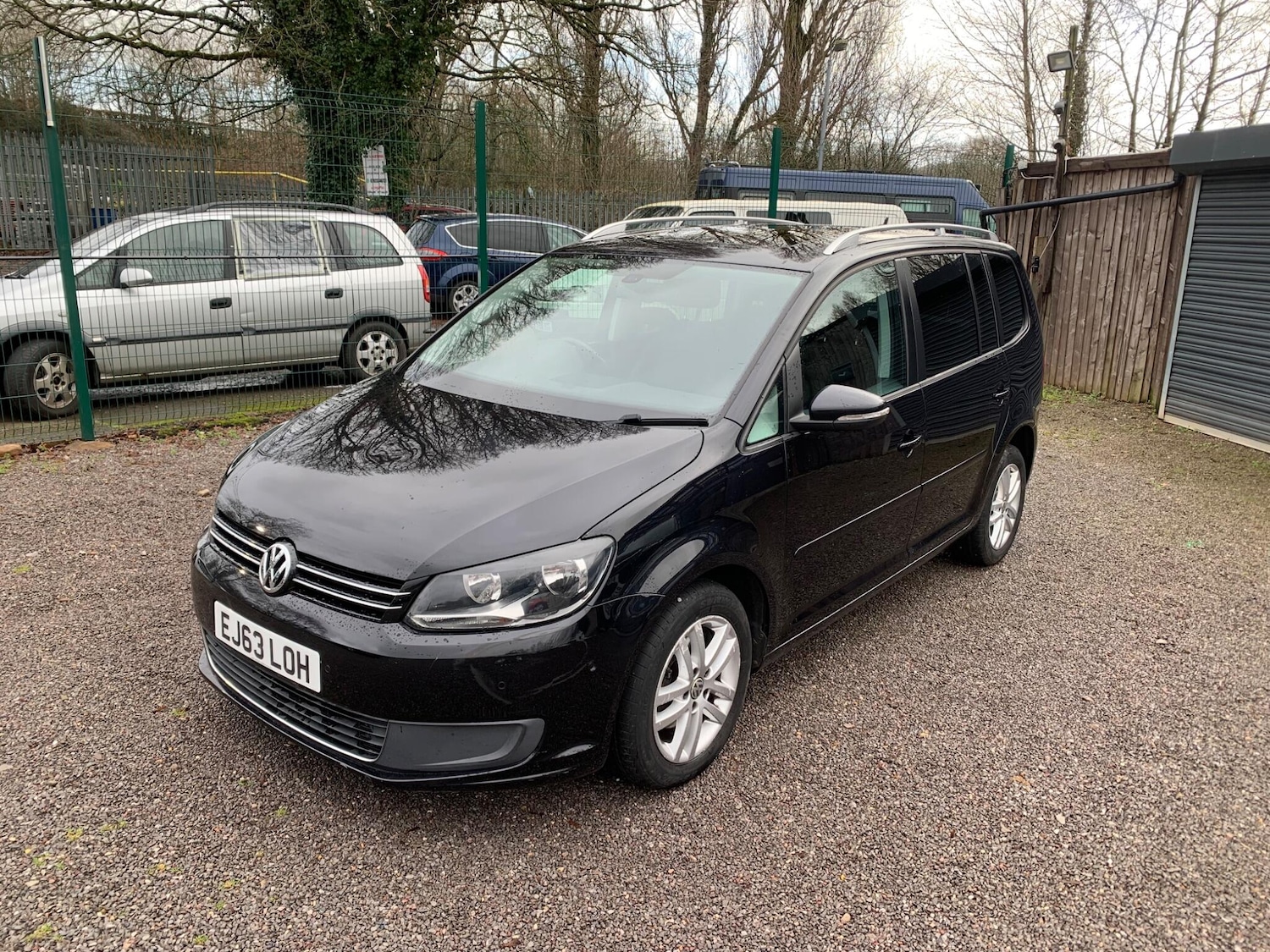 Used Volkswagen Touran 2014 for sale - 77330961: Photo 2