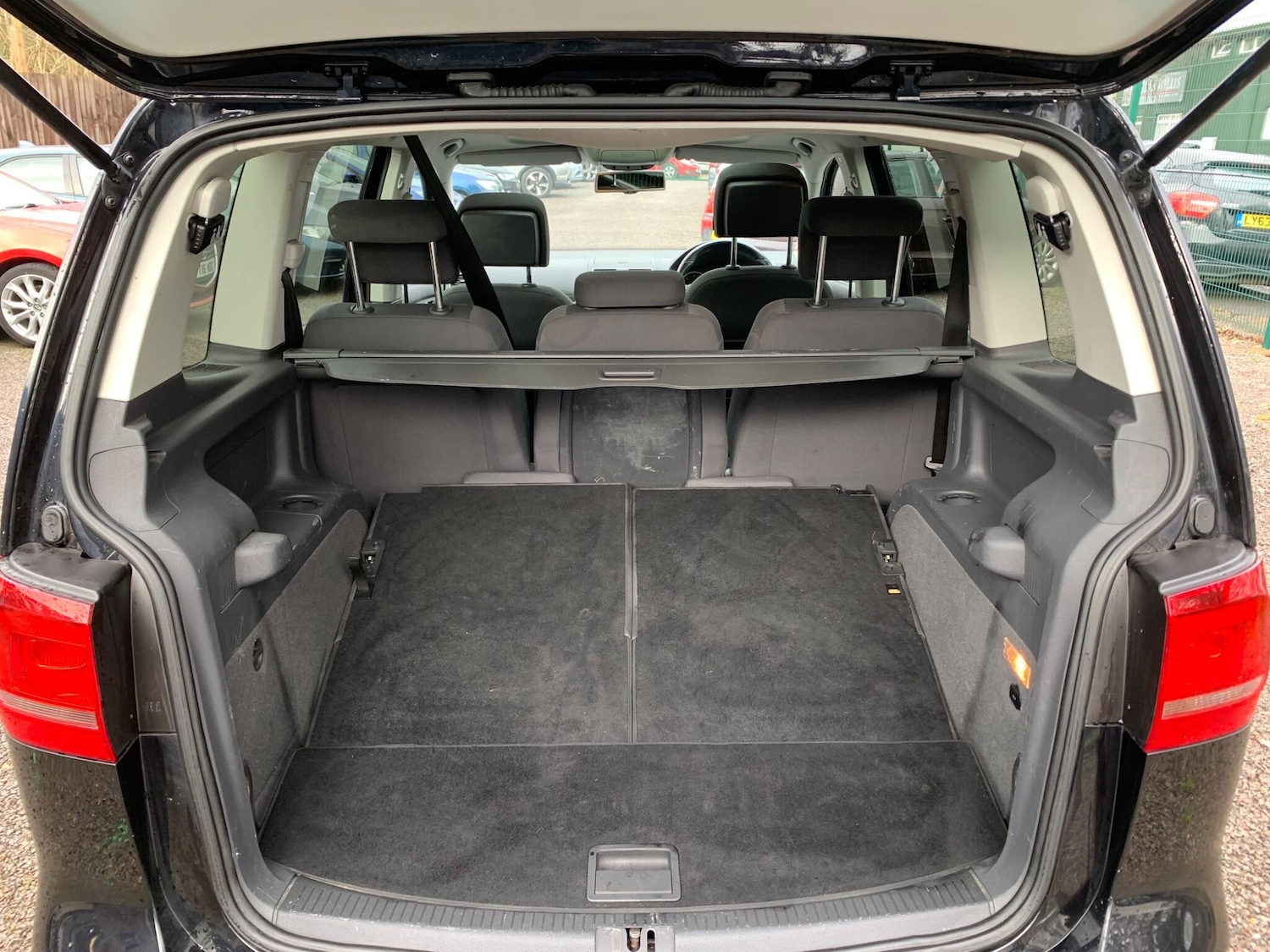 Used Volkswagen Touran 2014 for sale - 77330961: Photo 29