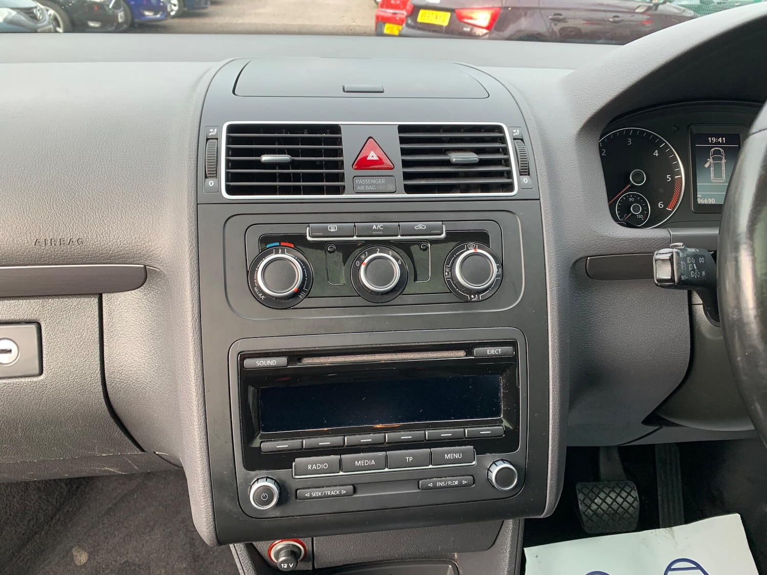 Used Volkswagen Touran 2014 for sale - 77330961: Photo 43