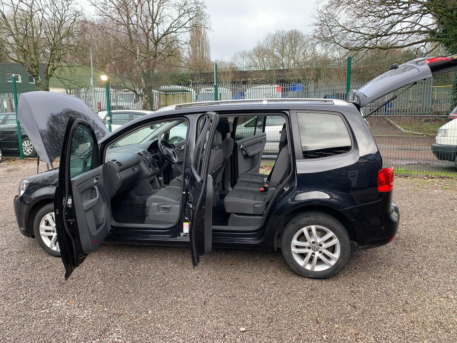 Used Volkswagen Touran 2014 for sale - 77330961: Photo 58