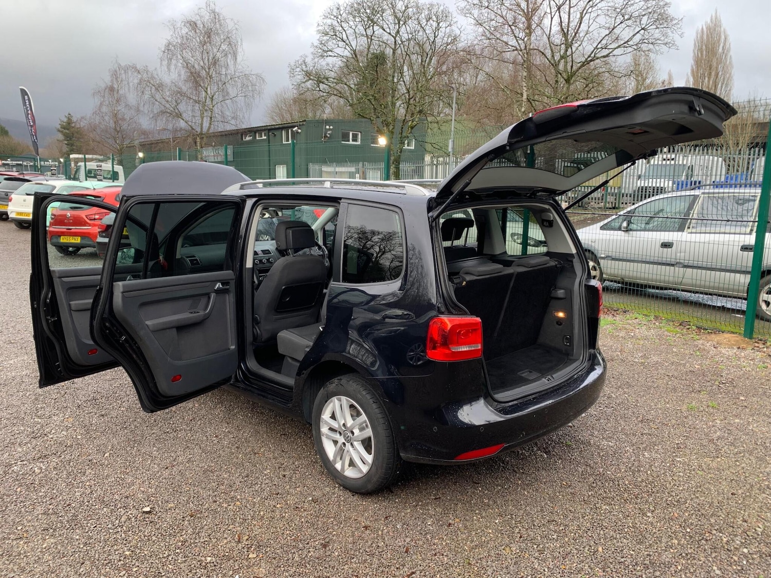 Used Volkswagen Touran 2014 for sale - 77330961: Photo 59