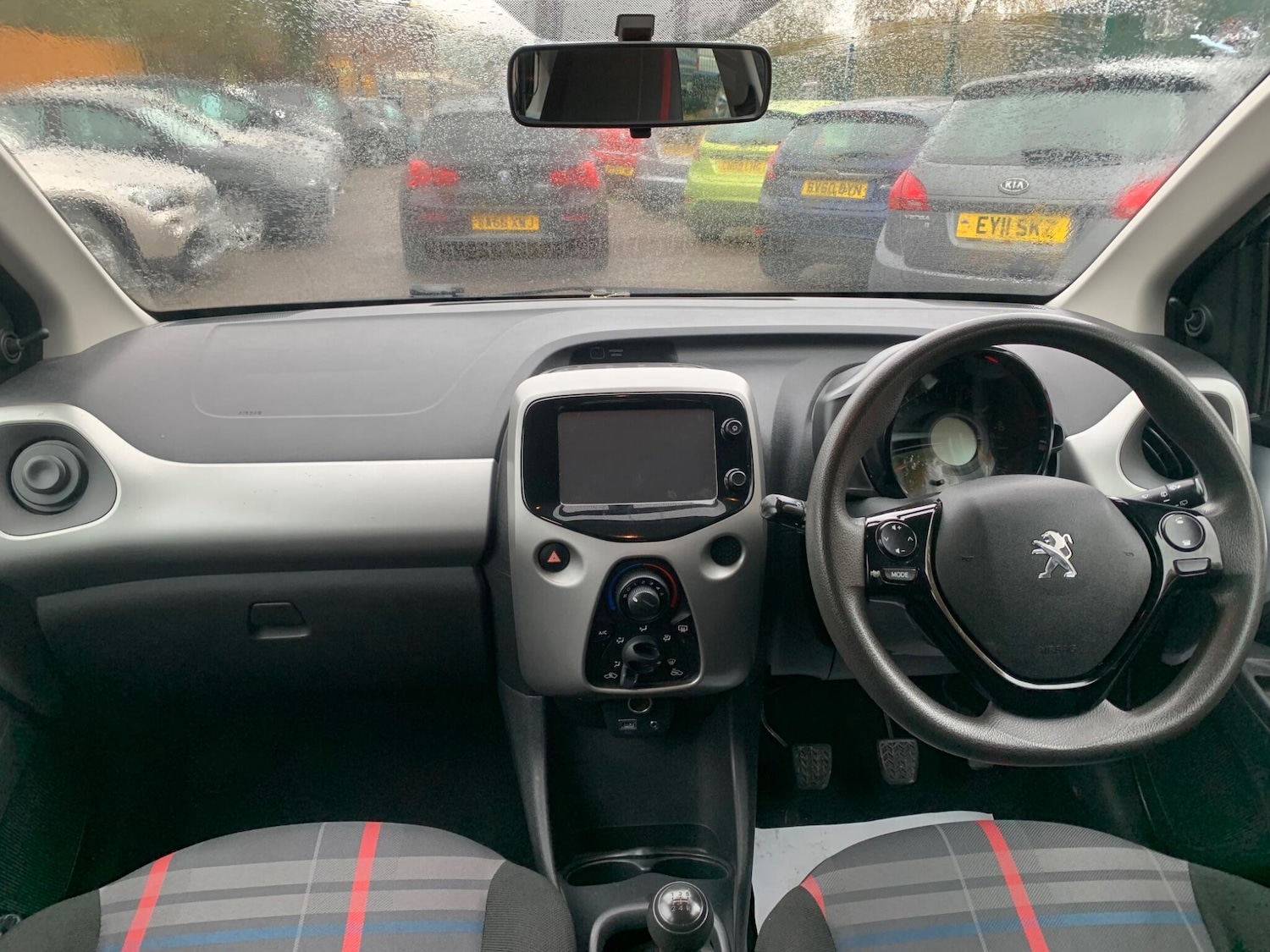 Used Peugeot 108 2015 for sale - 76538781: Photo 28