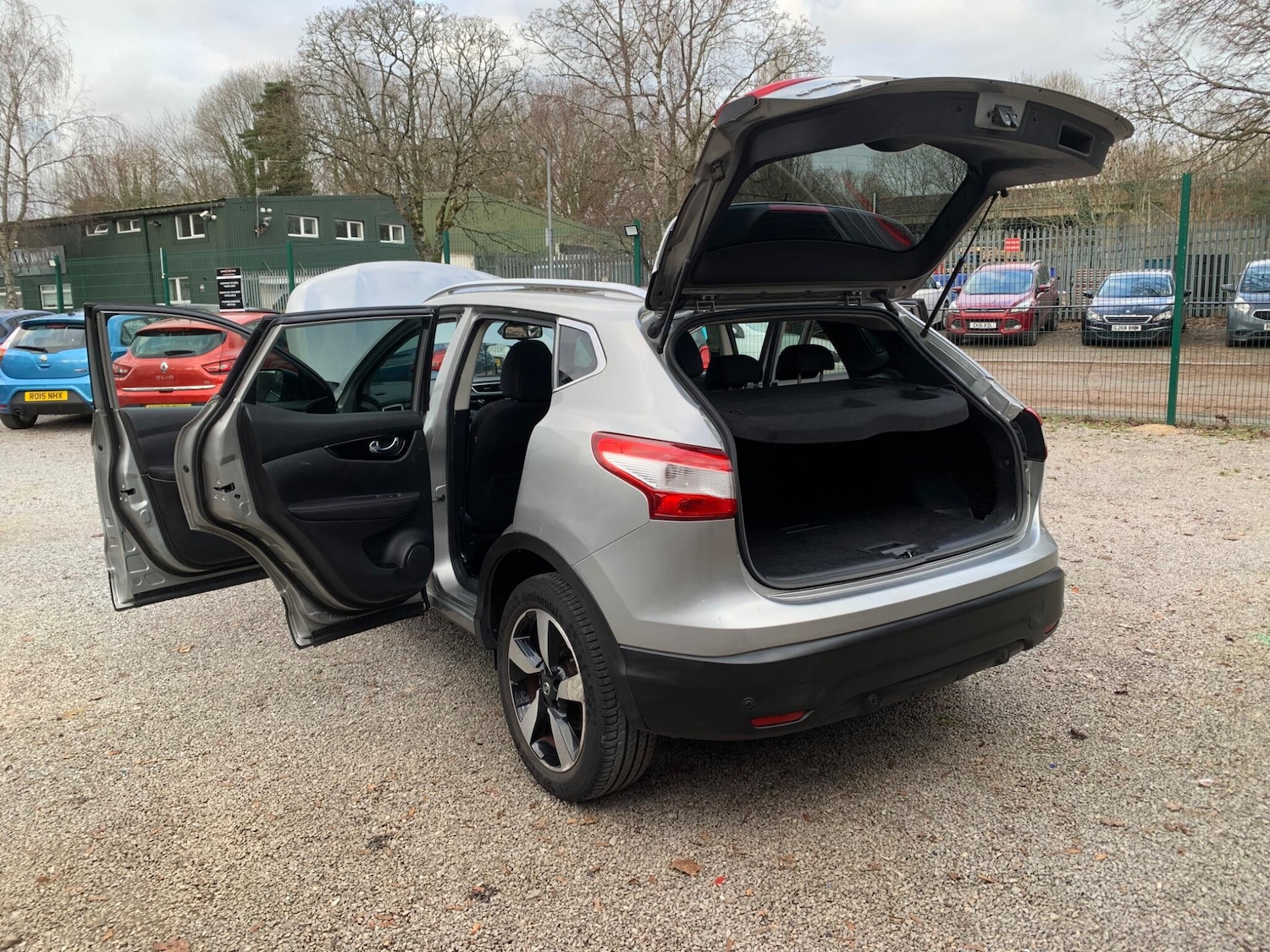 Used Nissan Qashqai 2015 for sale - 77081681: Photo 56