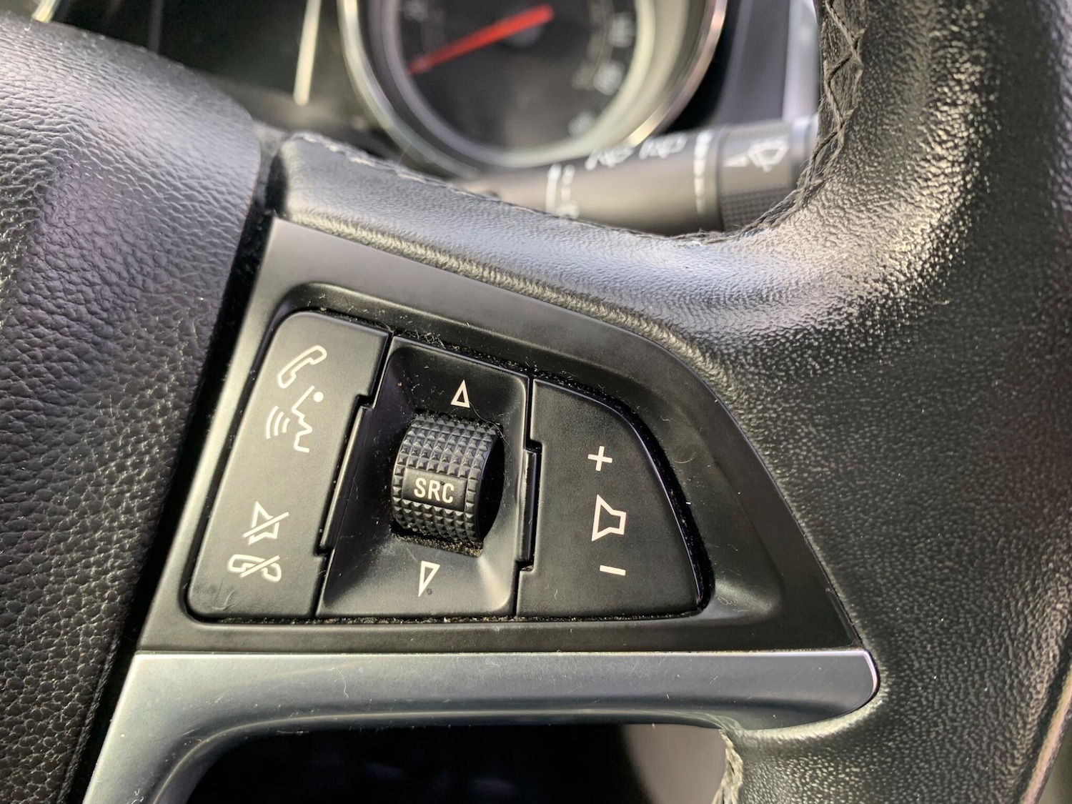 Used Vauxhall Astra 2013 for sale - 77330962: Photo 15