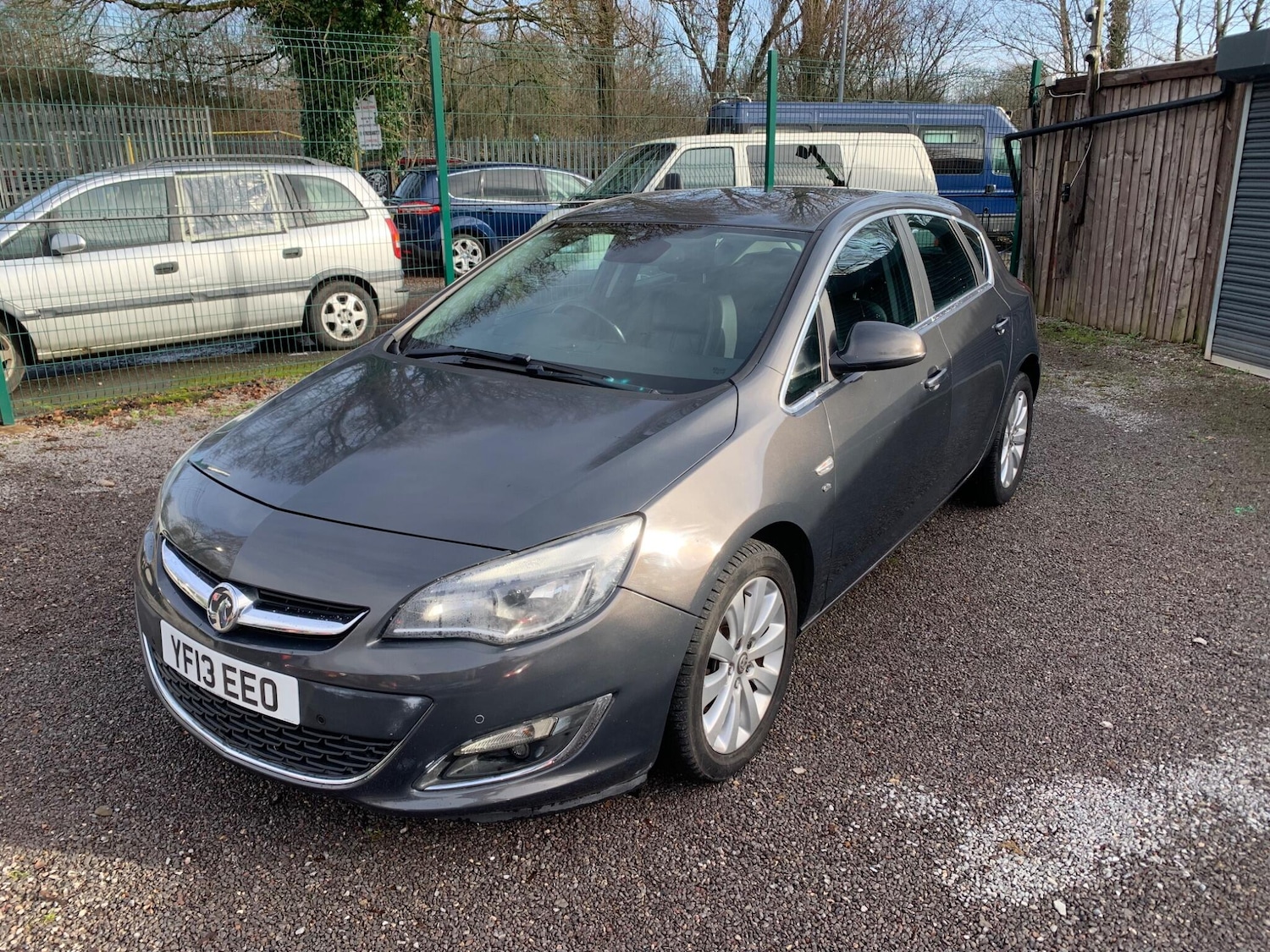 Used Vauxhall Astra 2013 for sale - 77330962: Photo 2