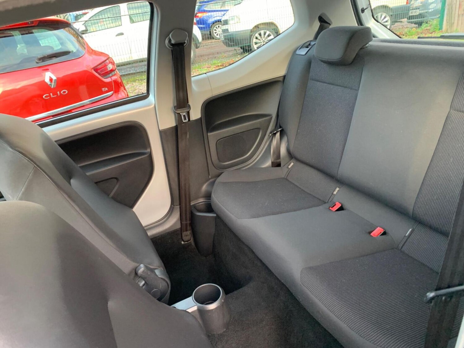 Used Volkswagen up! 2014 for sale - 77591042: Photo 30