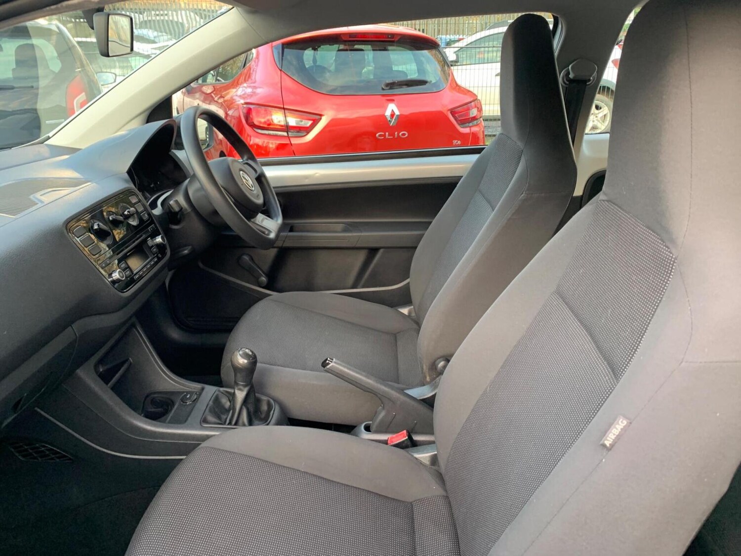 Used Volkswagen up! 2014 for sale - 77591042: Photo 32