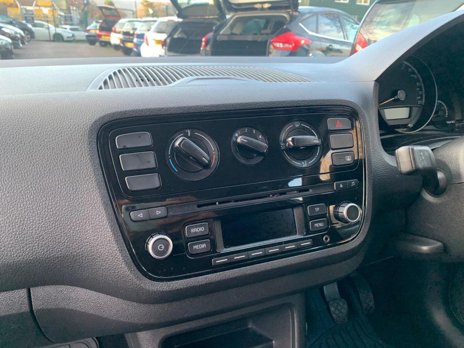 Used Volkswagen up! 2014 for sale - 77591042: Photo 36