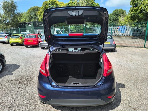 Used Ford Fiesta 2010 for sale - 75544055: Photo 21