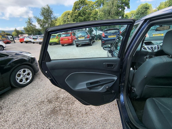 Used Ford Fiesta 2010 for sale - 75544055: Photo 26