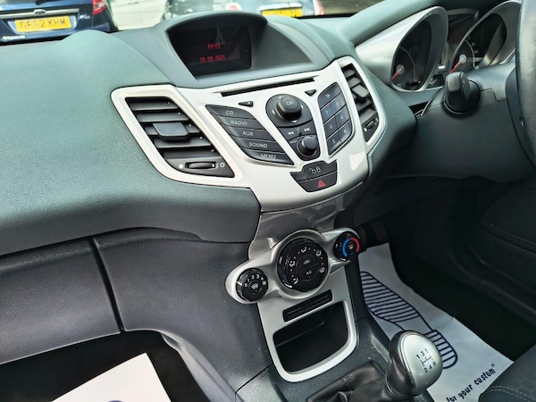 Used Ford Fiesta 2010 for sale - 75544055: Photo 32