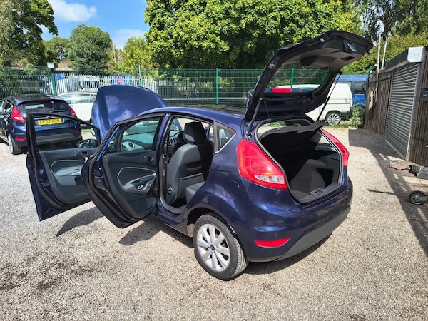 Used Ford Fiesta 2010 for sale - 75544055: Photo 43