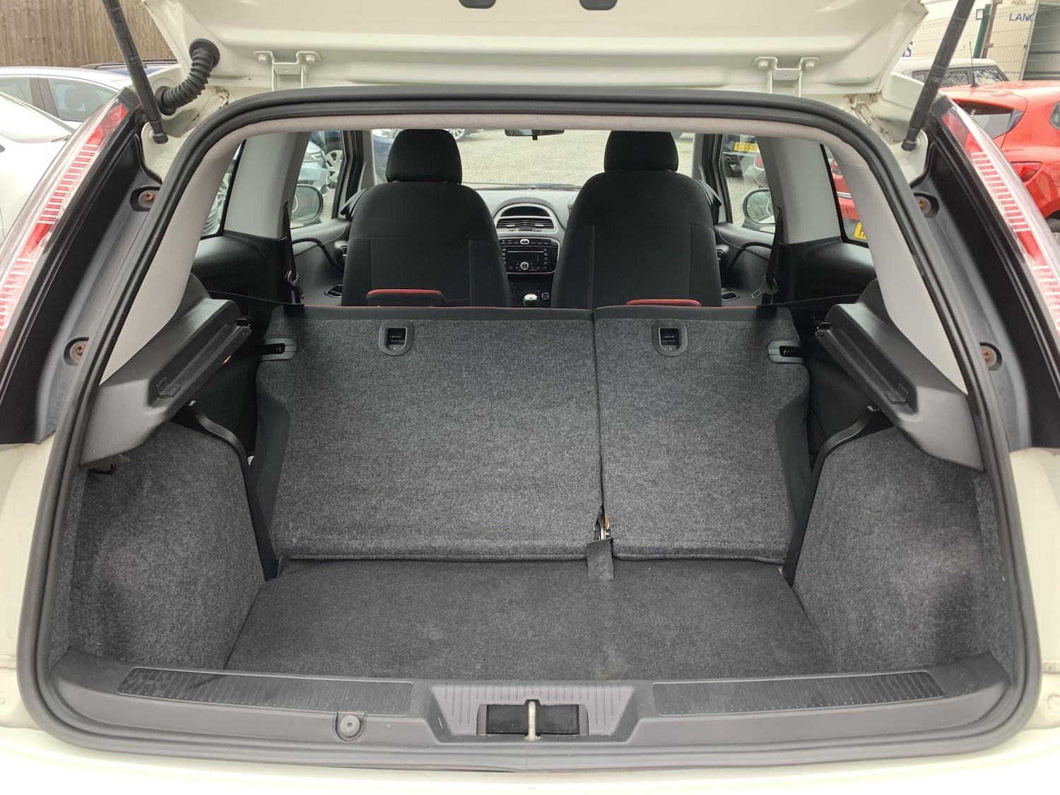 Used Fiat Punto 2012 for sale - 77732769: Photo 28