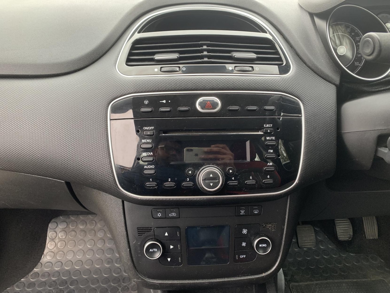 Used Fiat Punto 2012 for sale - 77732769: Photo 36