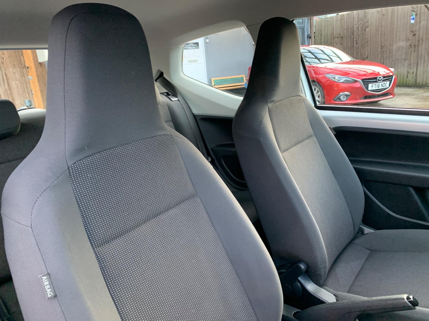 Used Volkswagen up! 2014 for sale - 76964994: Photo 11