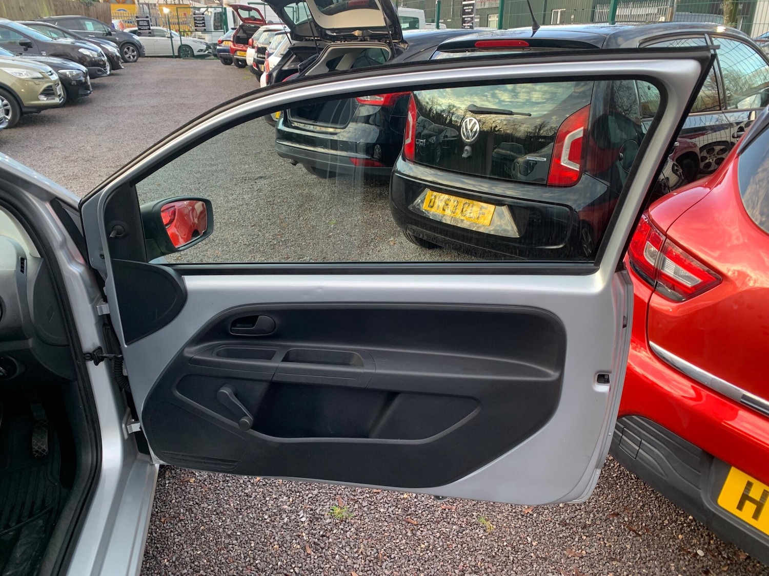 Used Volkswagen up! 2014 for sale - 76964994: Photo 18