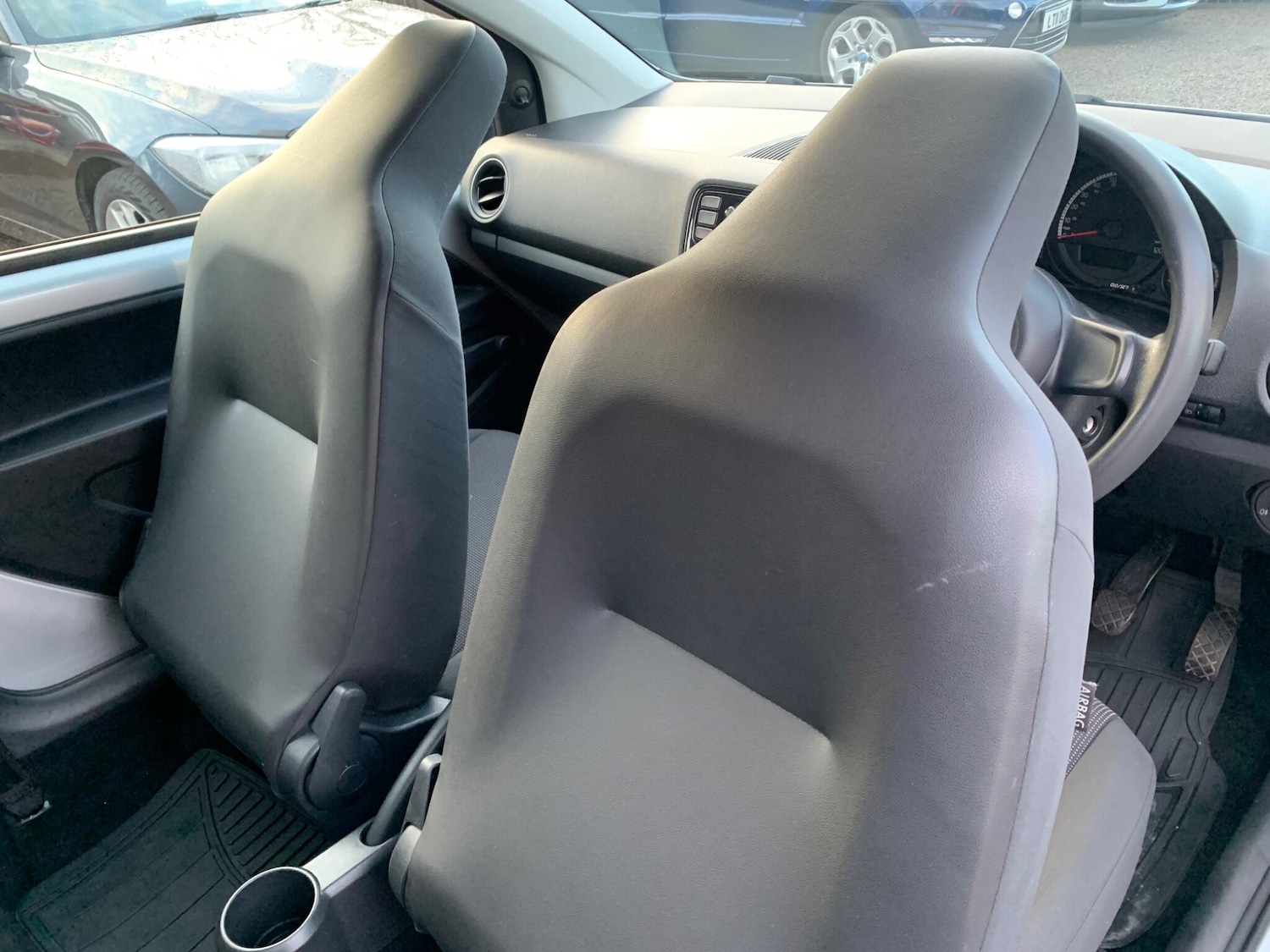 Used Volkswagen up! 2014 for sale - 76964994: Photo 19