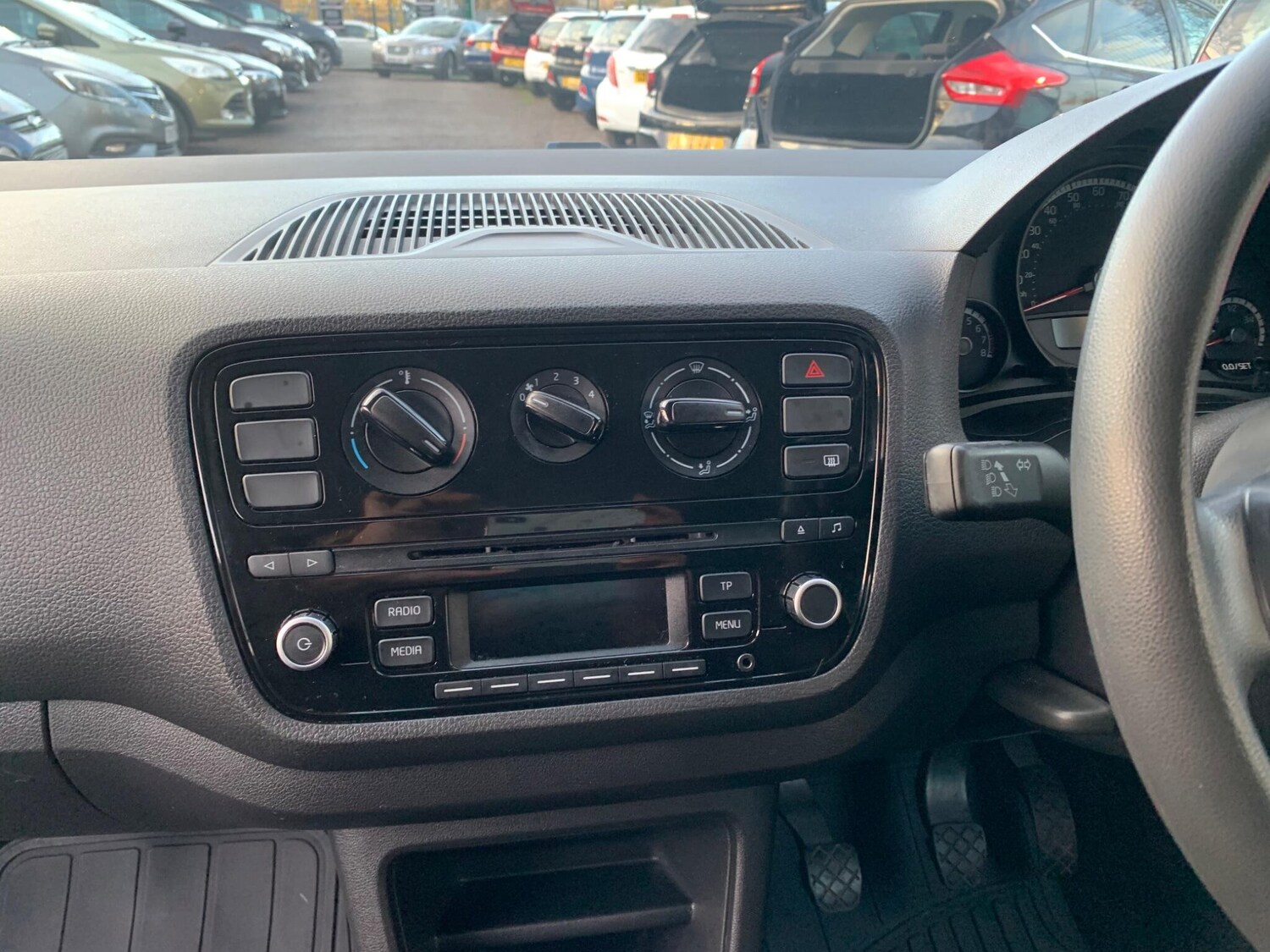 Used Volkswagen up! 2014 for sale - 76964994: Photo 42