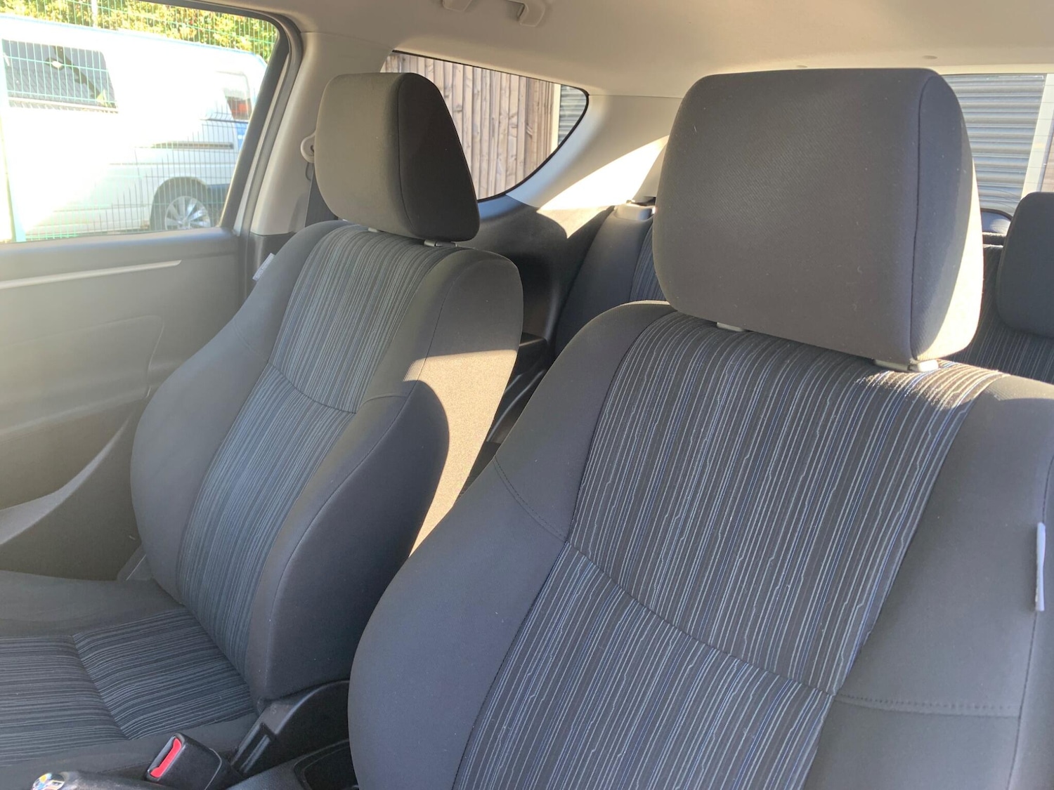 Used Suzuki Swift 2015 for sale - 76377297: Photo 28