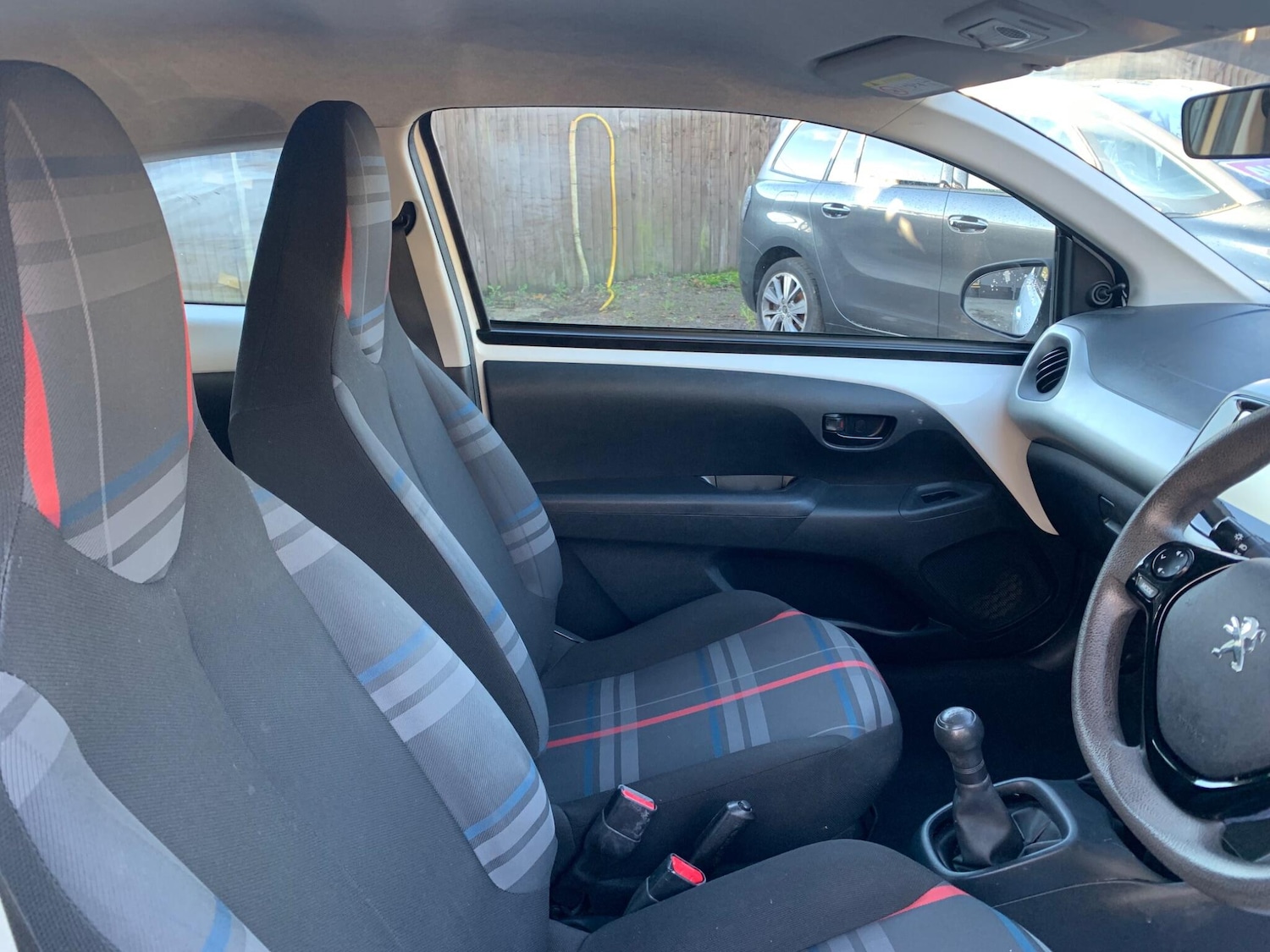 Used Peugeot 108 2015 for sale - 76926857: Photo 12