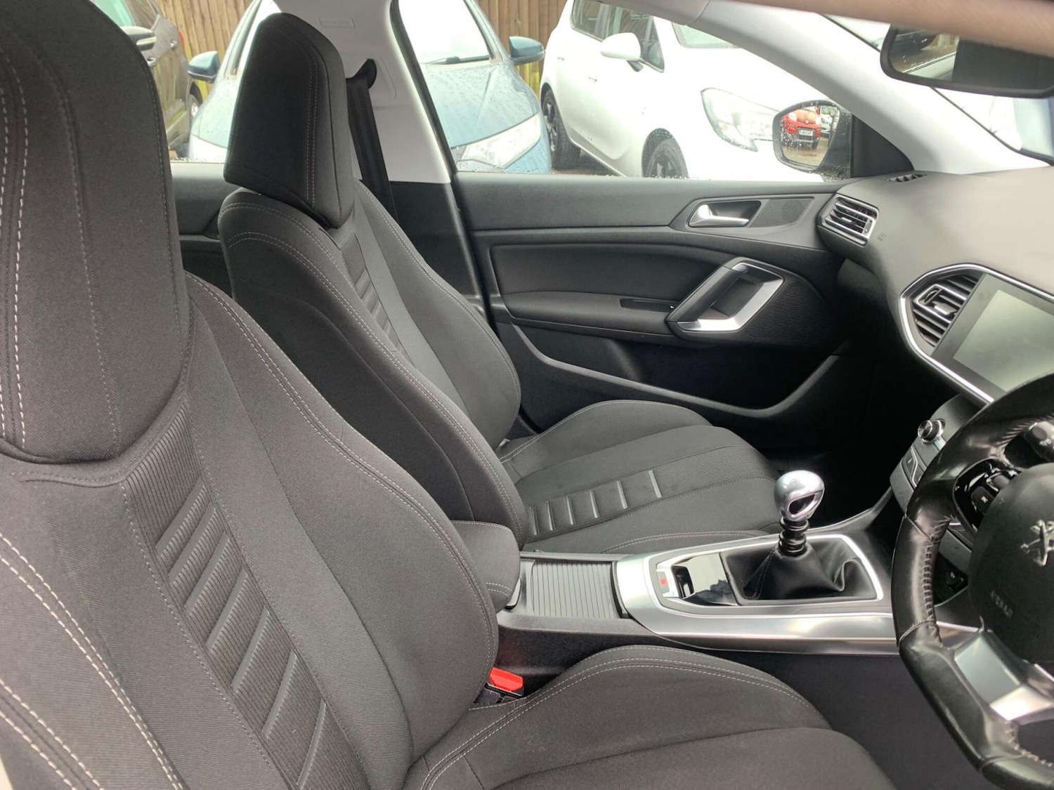 Used Peugeot 308 2014 for sale - 77591033: Photo 11