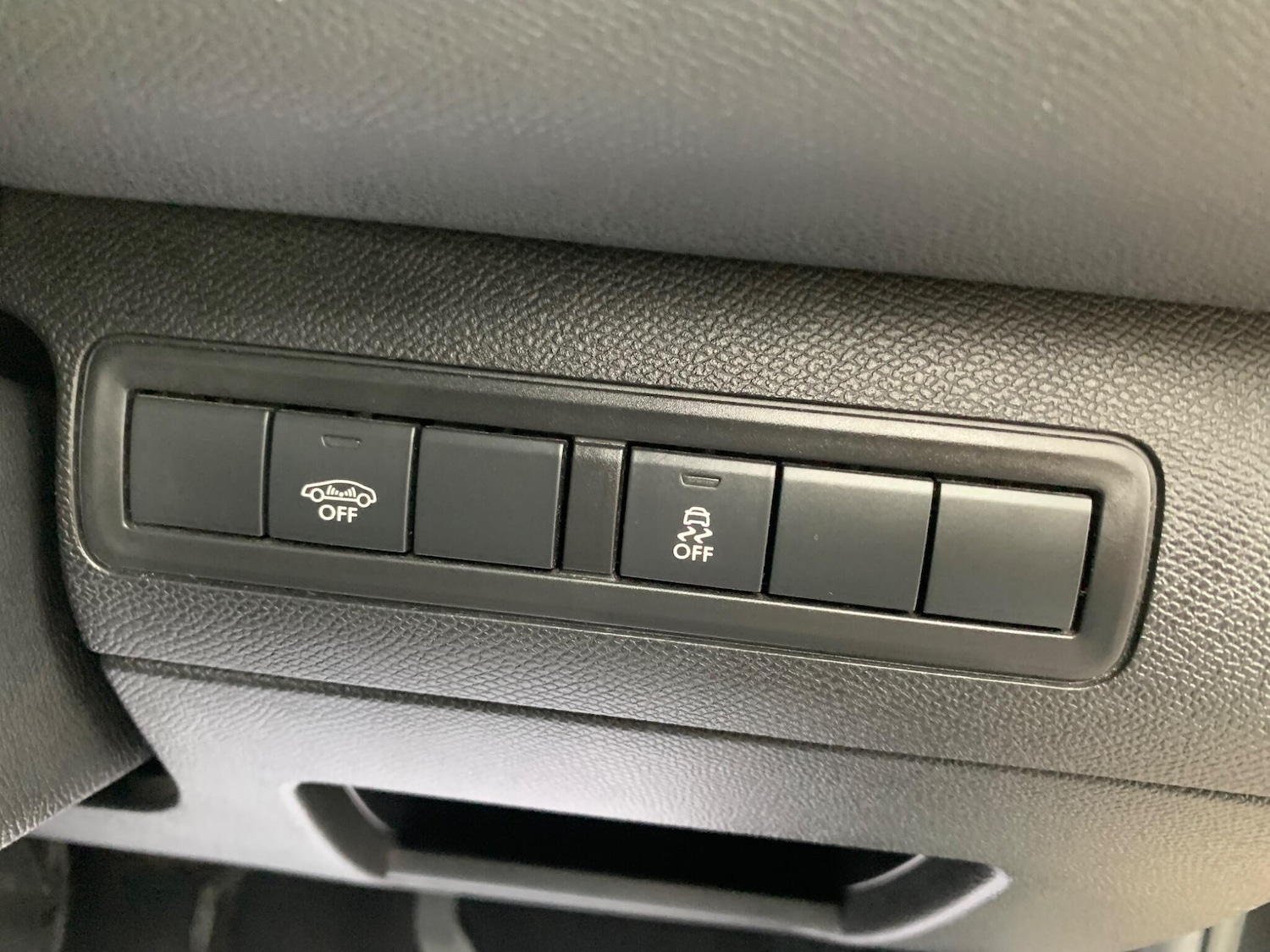 Used Peugeot 308 2014 for sale - 77549819: Photo 19