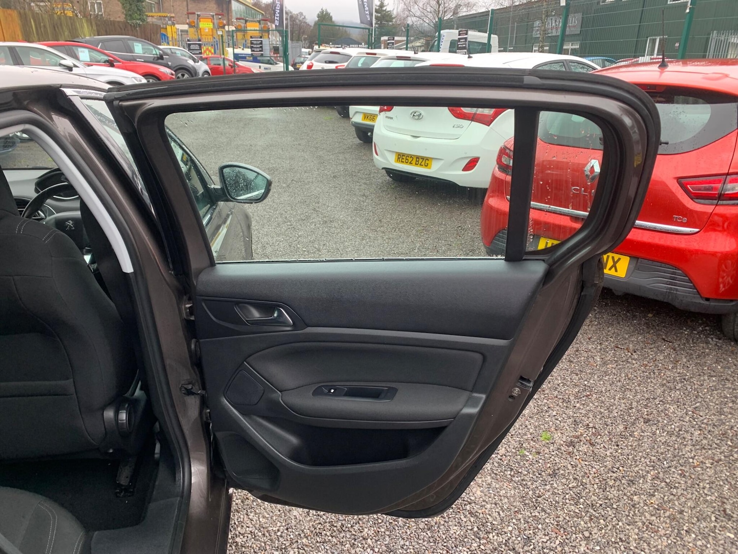 Used Peugeot 308 2014 for sale - 77549819: Photo 24