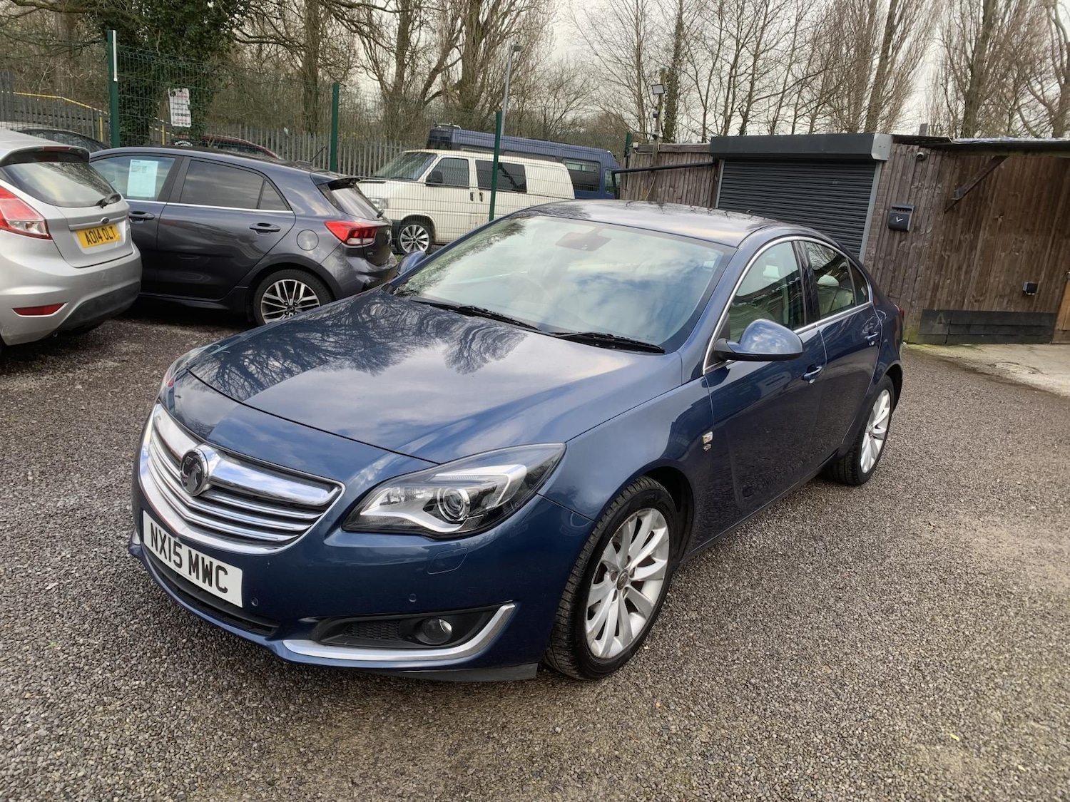 Used Vauxhall Insignia 2015 for sale - 77918181: Photo 2