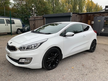 2016 (16) - 1.6 CRDi EcoDynamics SE Euro 5 (s/s) 3dr