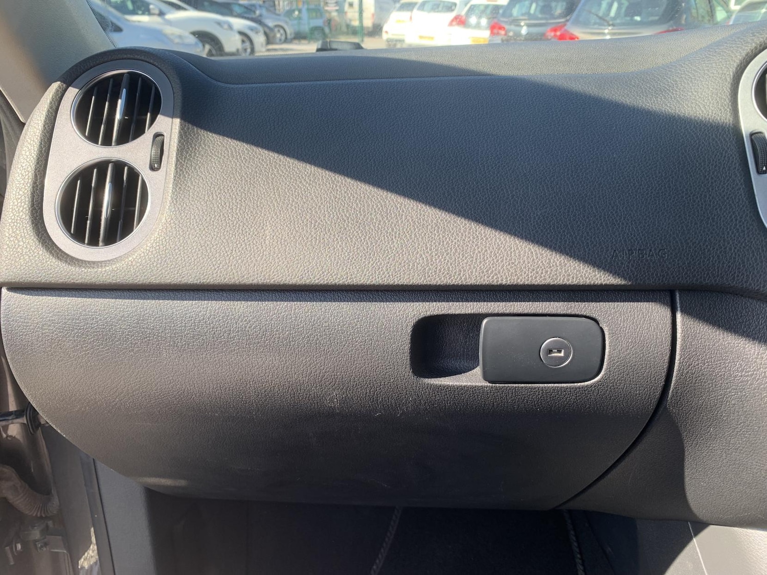 Used Volkswagen Tiguan 2013 for sale - 77950902: Photo 44