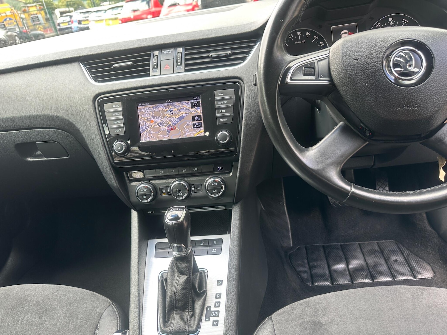 Used Skoda Octavia 2015 for sale - 76666519: Photo 11