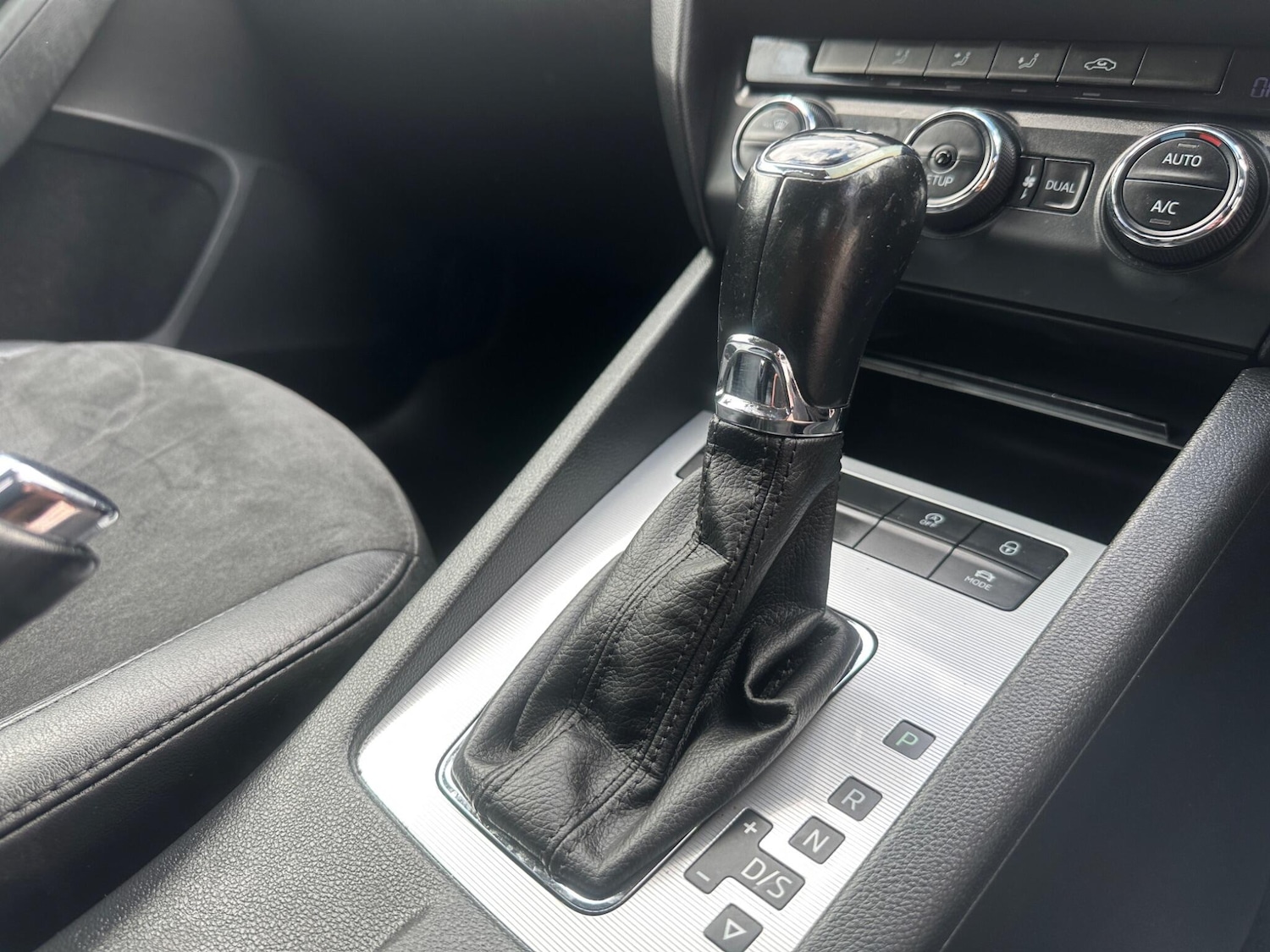 Used Skoda Octavia 2015 for sale - 76666519: Photo 14