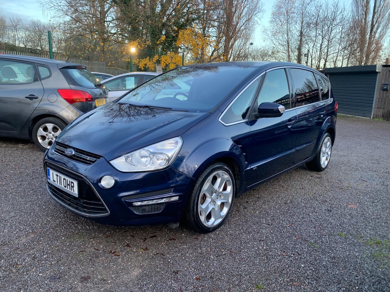 Used Ford S-Max 2011 for sale - 76801485: Photo 2