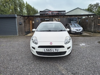 Used Fiat Punto 2015 for sale - 76000981: Photo