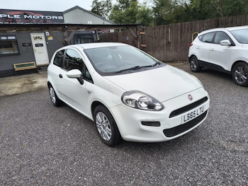 Used Fiat Punto 2015 for sale - 76000981: Photo