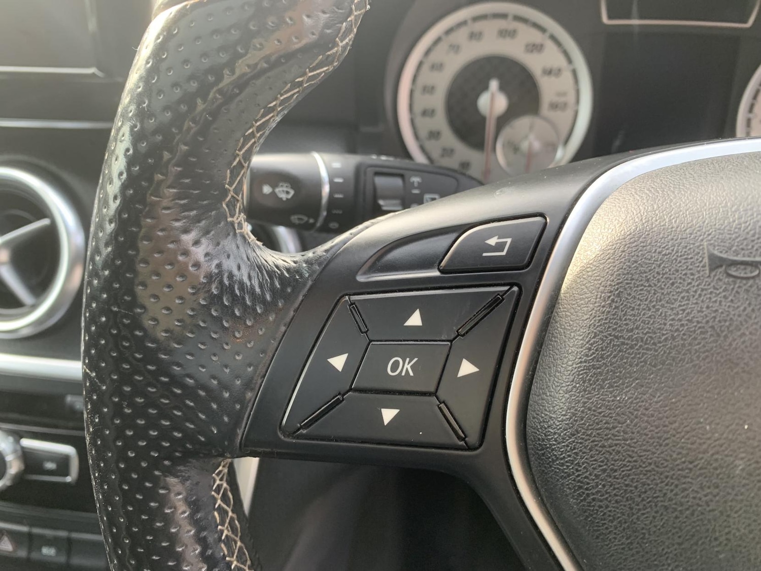 Used Mercedes-Benz A-Class 2014 for sale - 77992028: Photo 15