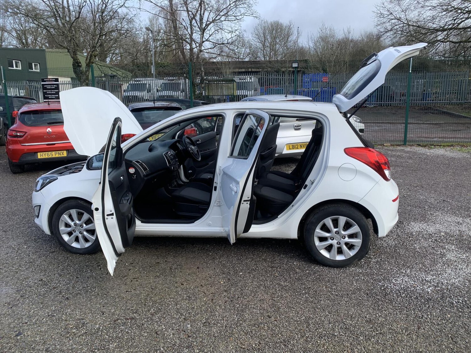 Used Hyundai i20 2014 for sale - 77630933: Photo 59