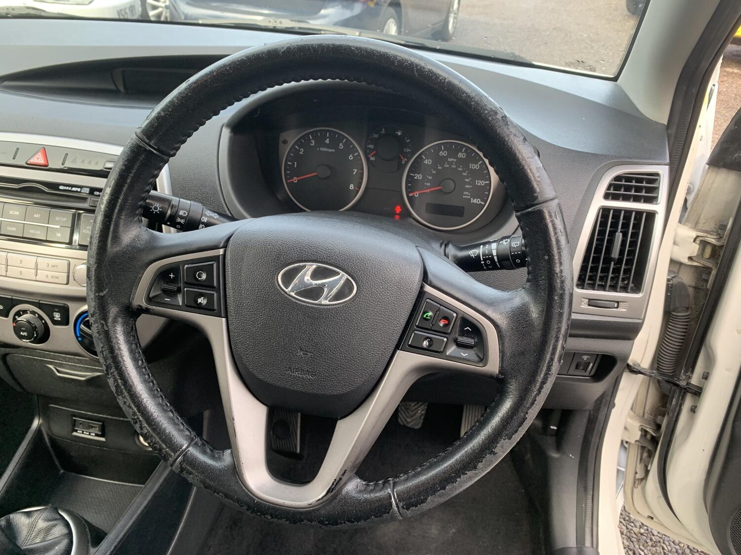 Used Hyundai i20 2014 for sale - 77630933: Photo 9