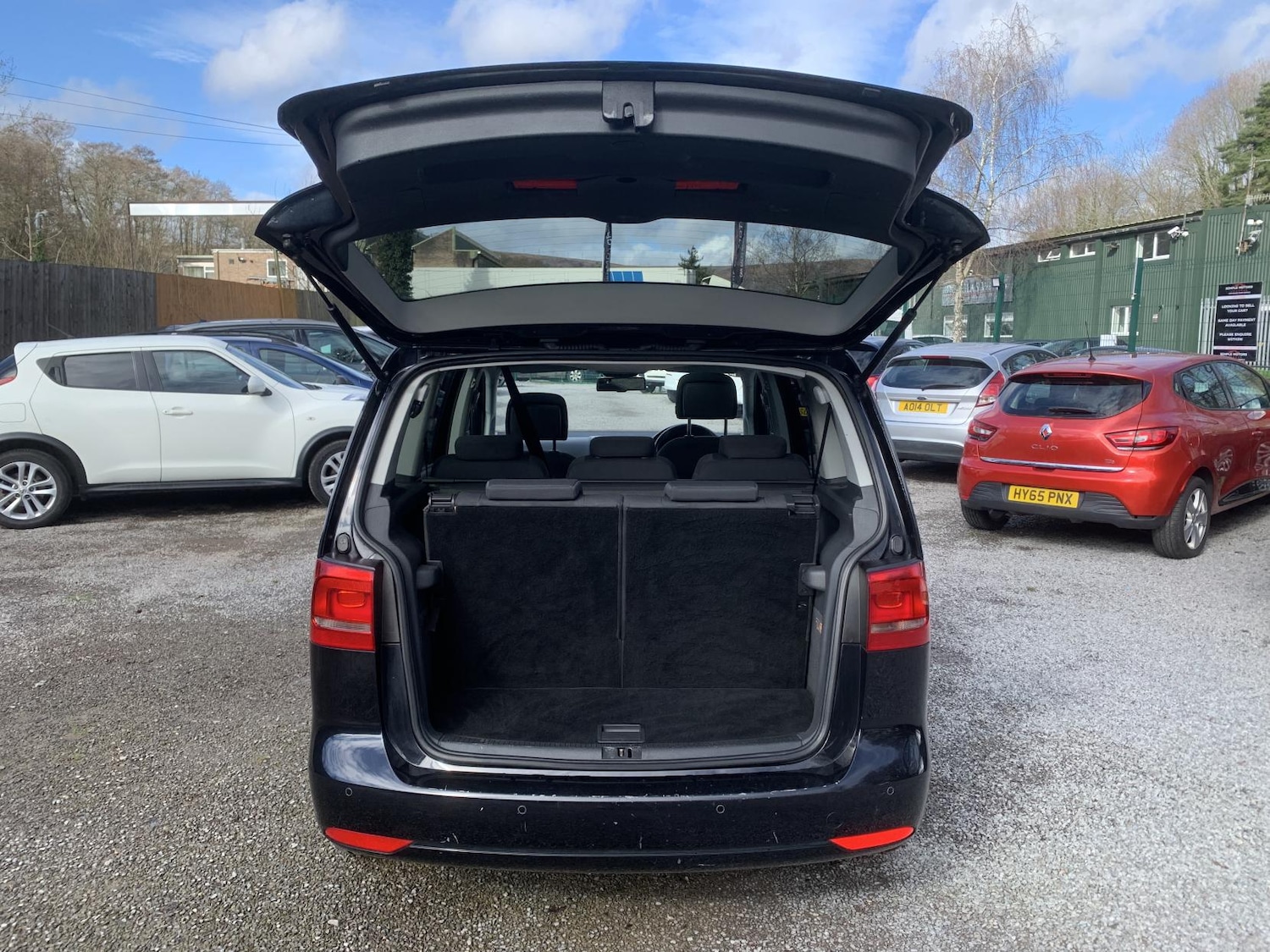 Used Volkswagen Touran 2014 for sale - 77822699: Photo 28