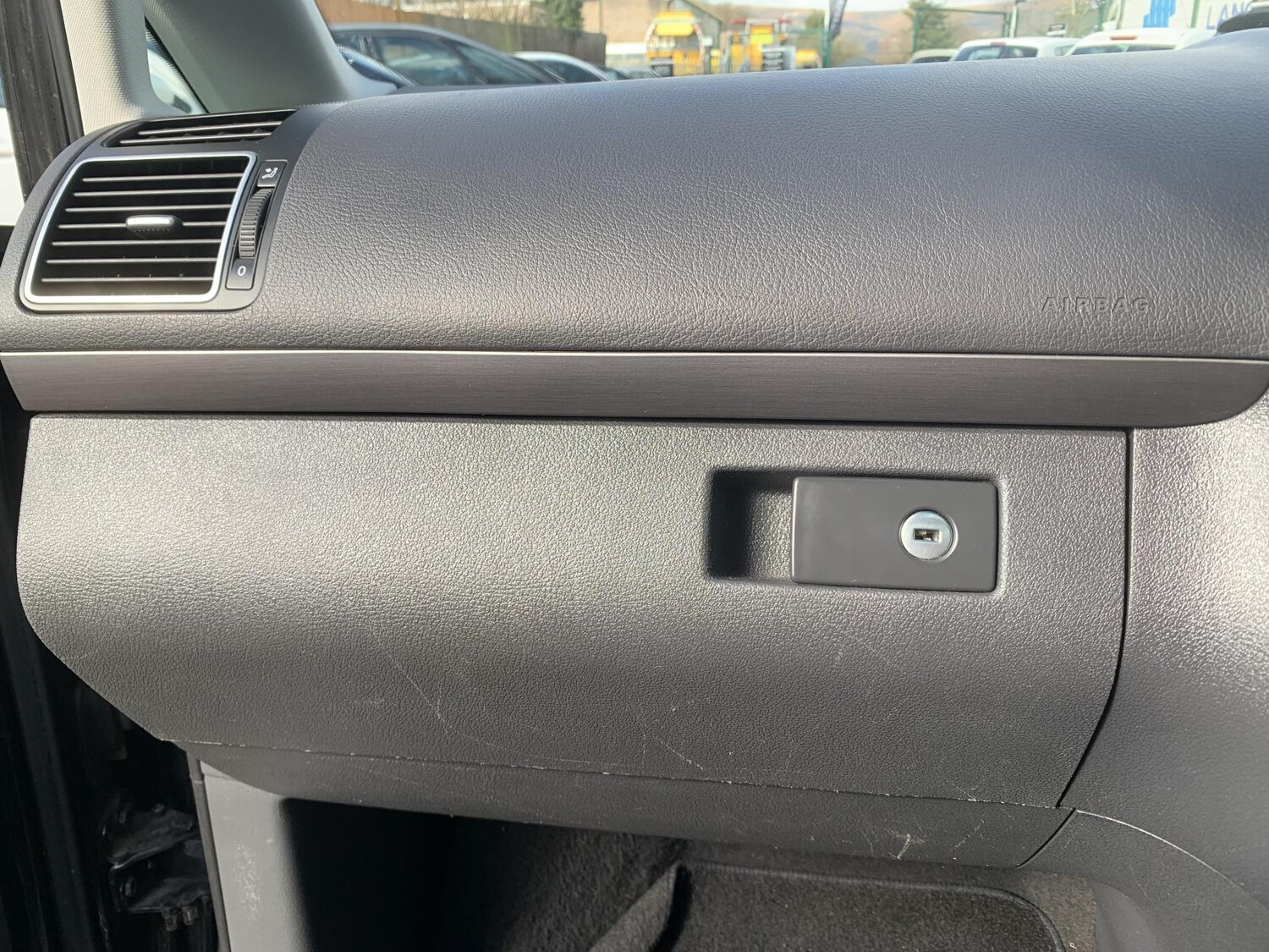 Used Volkswagen Touran 2014 for sale - 77822699: Photo 43