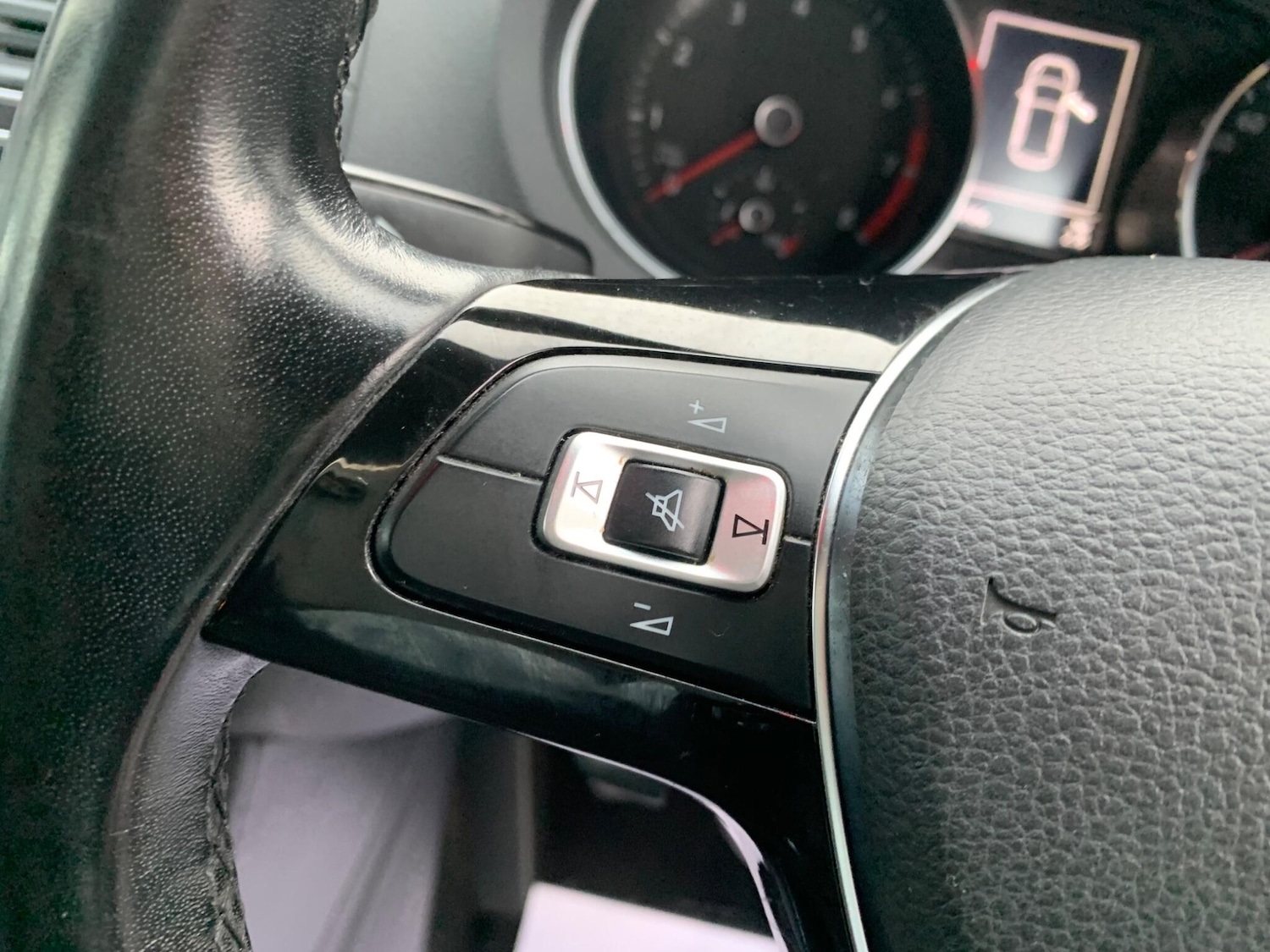 Used Volkswagen Polo 2015 for sale - 77478757: Photo 14