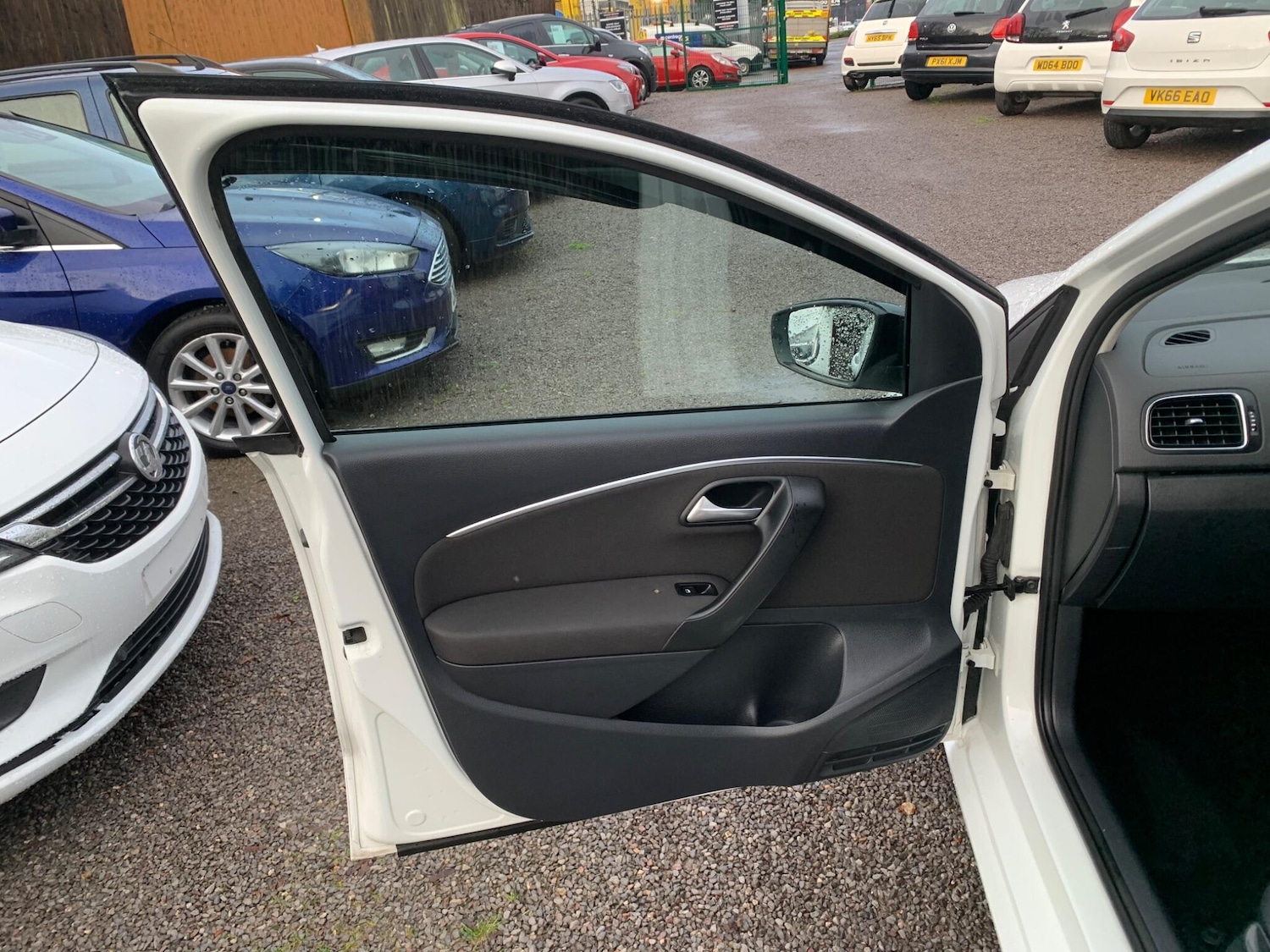 Used Volkswagen Polo 2015 for sale - 77478757: Photo 44