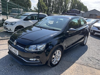 Used Volkswagen Polo 2015 for sale - 79538100: Photo