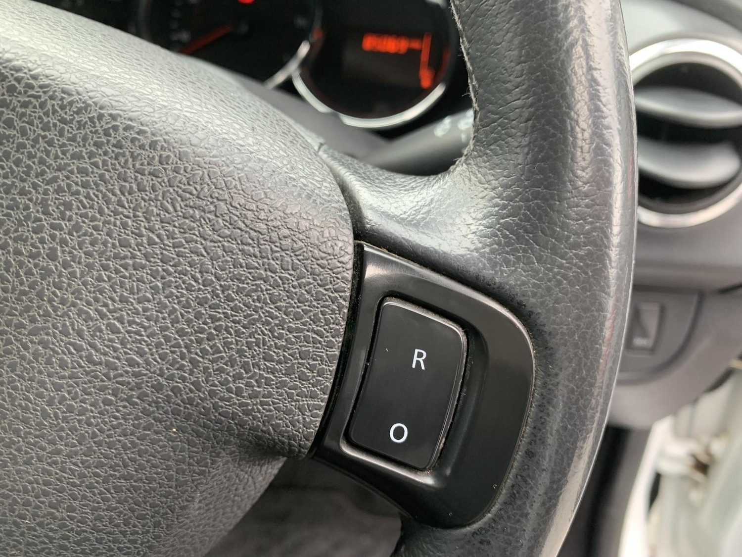 Used Dacia Sandero Stepway 2013 for sale - 77679066: Photo 14