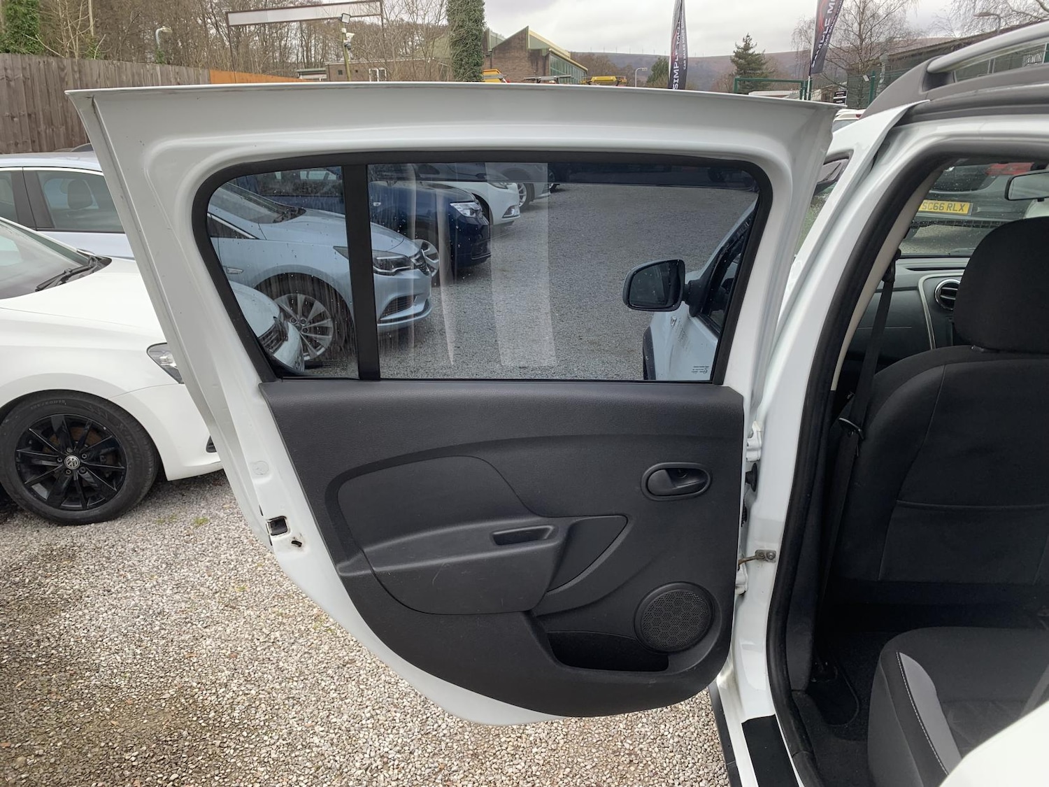 Used Dacia Sandero Stepway 2013 for sale - 77679066: Photo 32