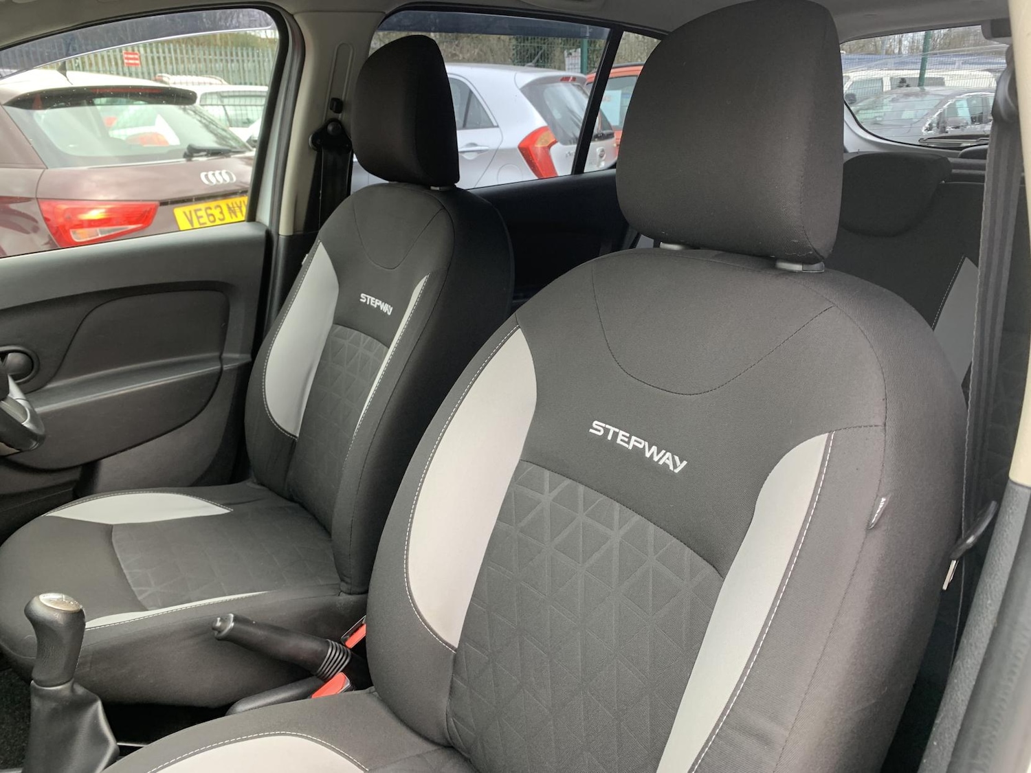 Used Dacia Sandero Stepway 2013 for sale - 77679066: Photo 34