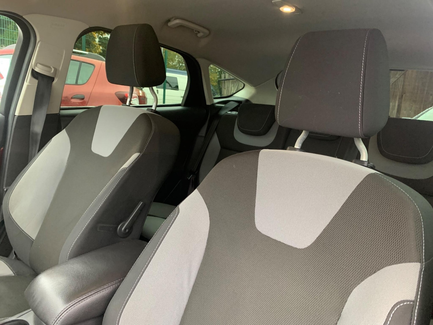 Used Ford Focus 2011 for sale - 76499944: Photo 33