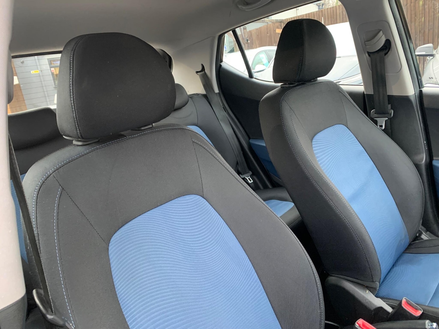 Used Hyundai i10 2015 for sale - 76839518: Photo 11